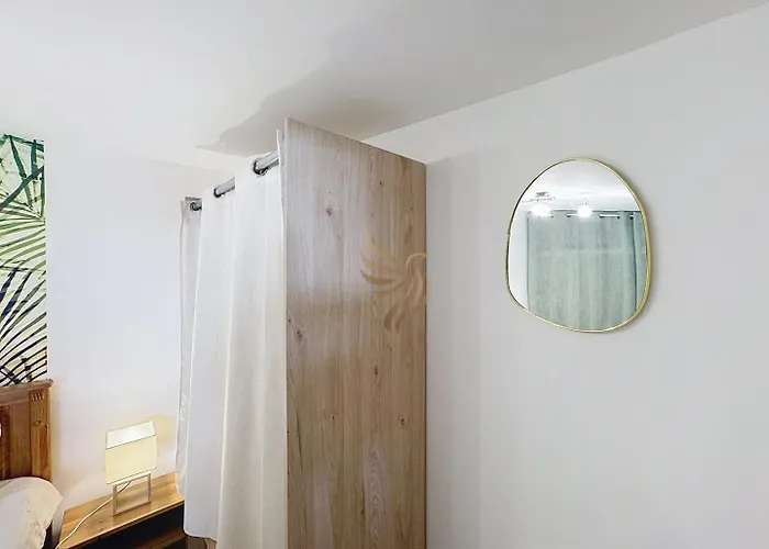 4 Pers-wifi-mer-etang A St-aygulf 아파트 *